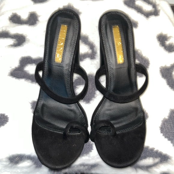 Iliana Heels Women’s Black Toe Strap Heels Suede Feel Never Worn Sz 8.5 - Picture 2 of 10